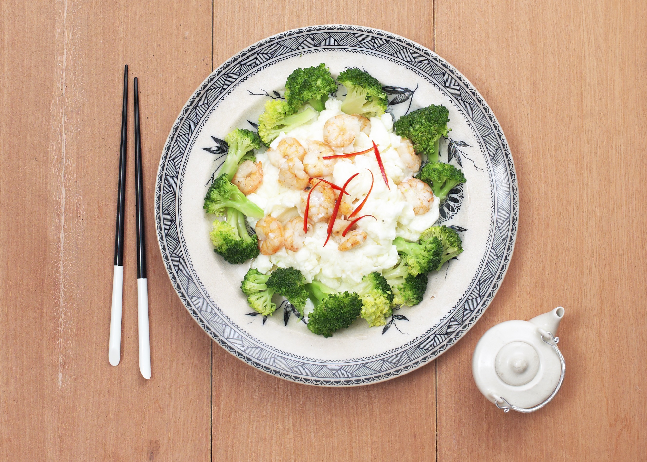 Fluffy Egg White with Prawn