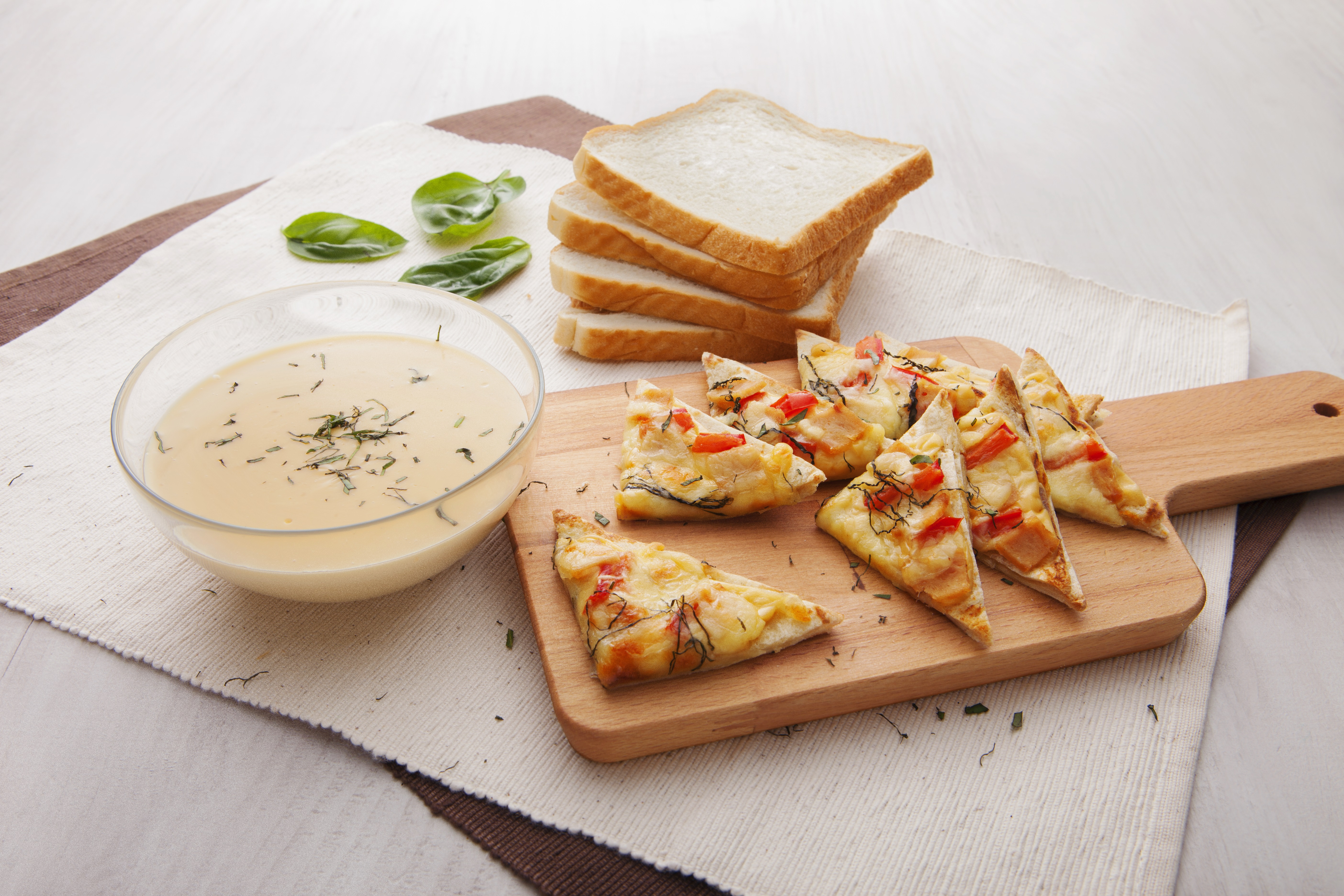 Trio Cheese Pizza Bread